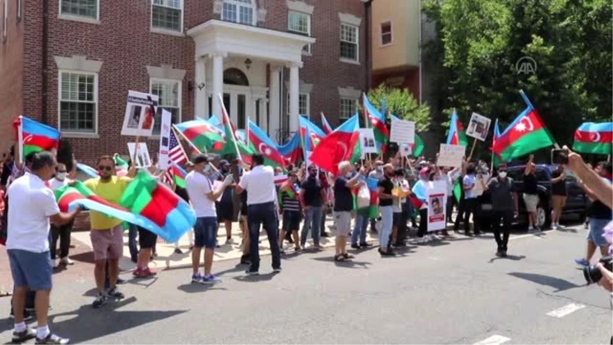 ABD\'deki Azerbaycanlılar Ermenistan\'ın Washington Büyükelçiliği önünde protesto eylemi düzenledi