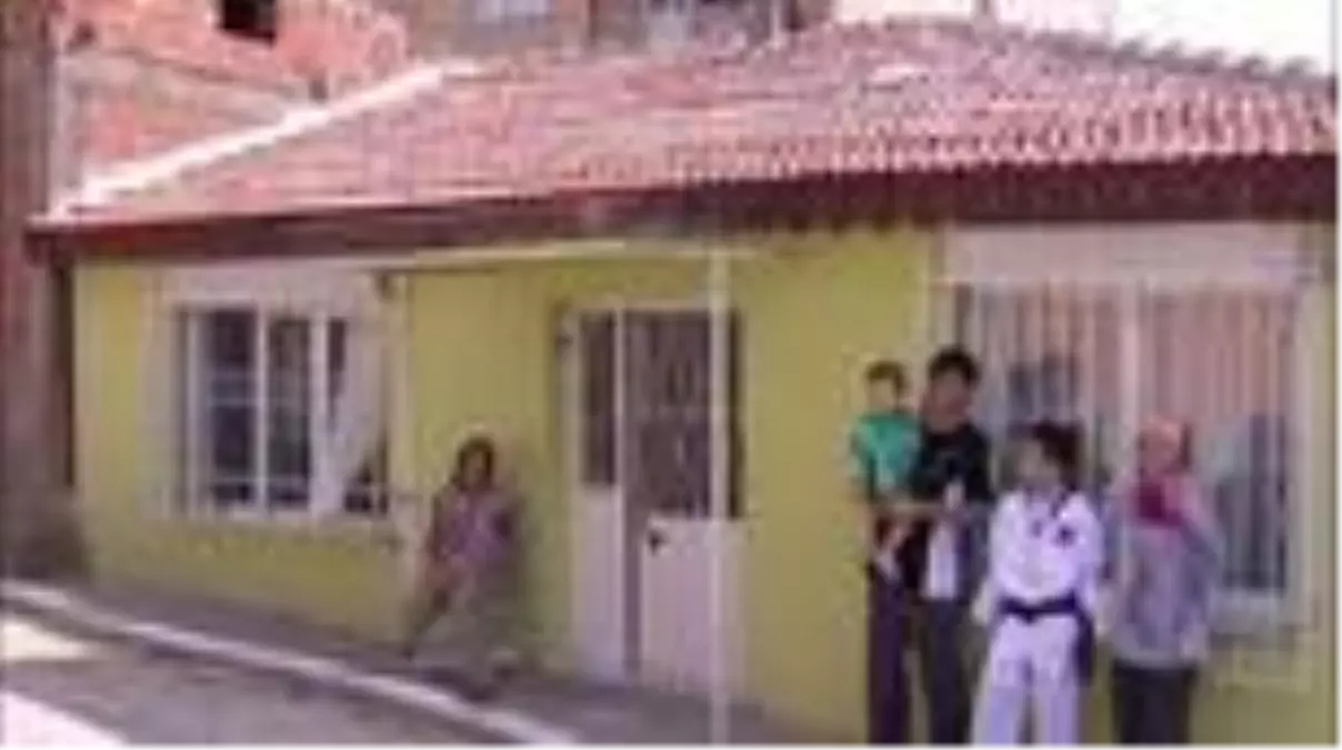 (ARŞİV) Şehit Komiser Yardımcısı Semih Güzelay, 2007 yılında tekvandoda yıldızlar kategorisinde...