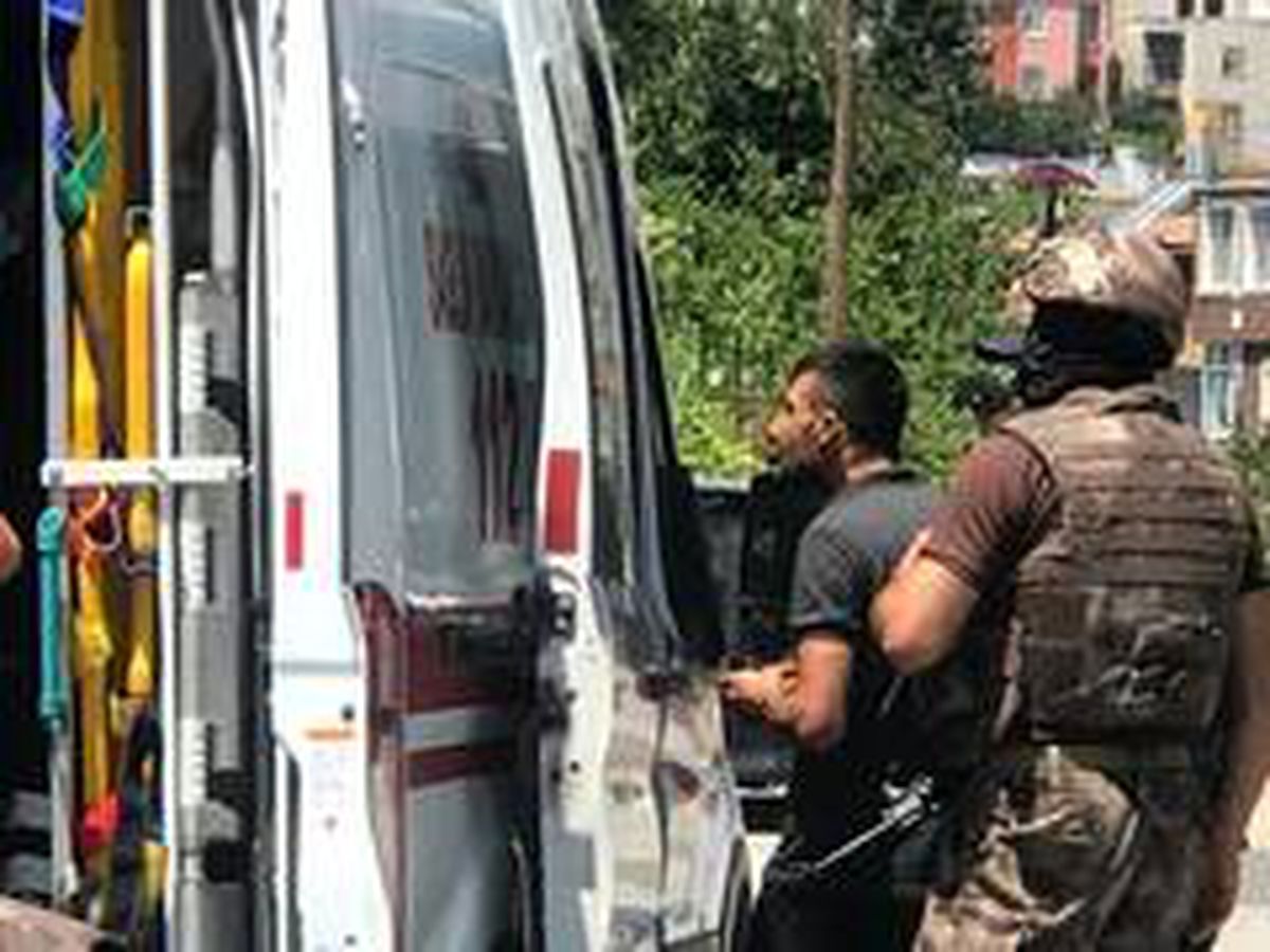 İntihar girişiminde bulunan şahıs, Özel Harekat tarafından alındı