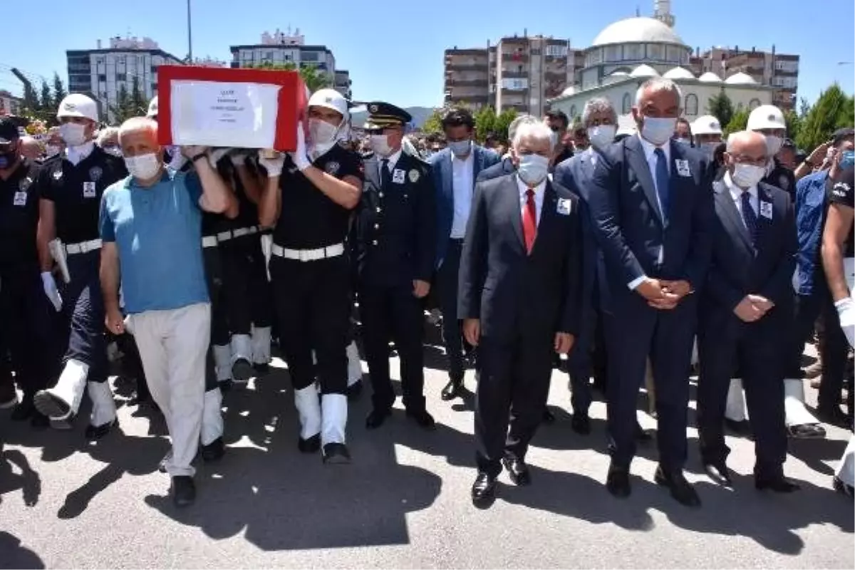 İzmir şehidini uğurladı