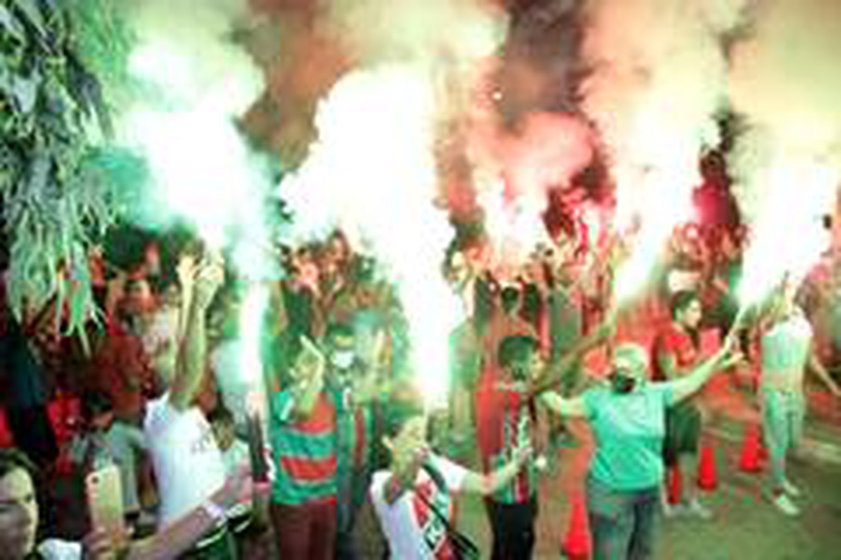 Karşıyakalı taraftarlardan takımlarına Play-Off desteği