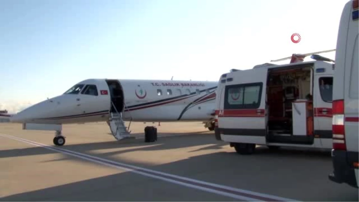 Kırgızistan\'daki Kovid-19 hastası Türk vatandaşları ambulans uçakla yurda getirildi