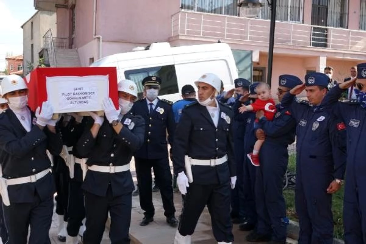 Şehit Pilot Altunbaş, Kırıkkale\'de son yolculuğuna uğurlandı