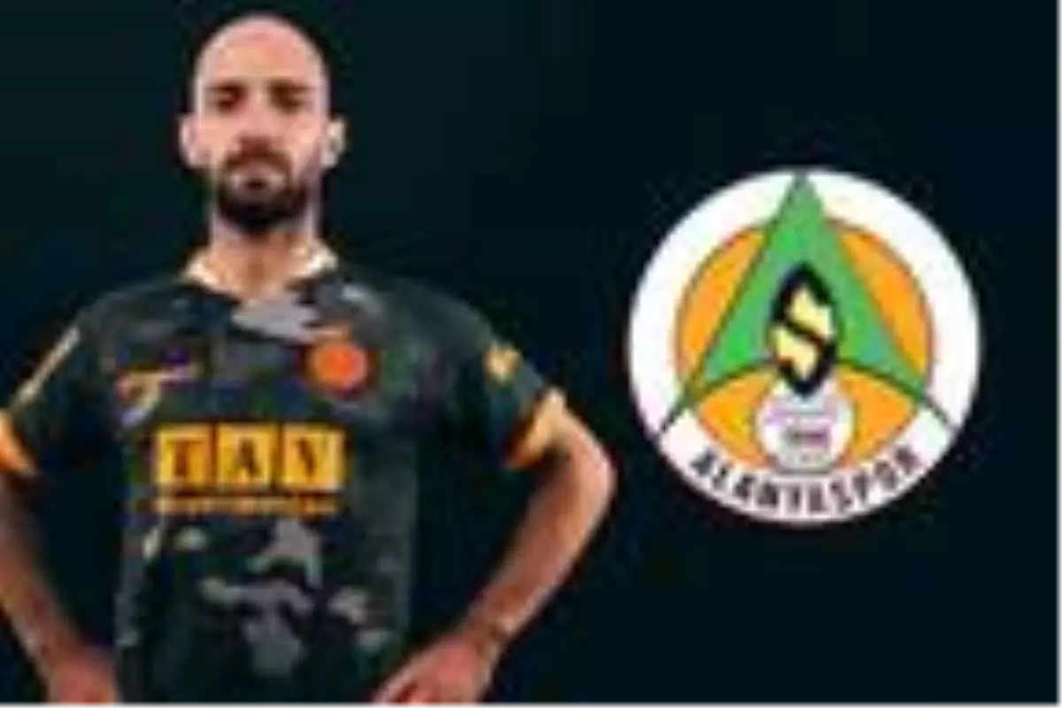 Alanyaspor\'un yeni sezon formalarında \'Mehmetçik Vakfı\' detayı