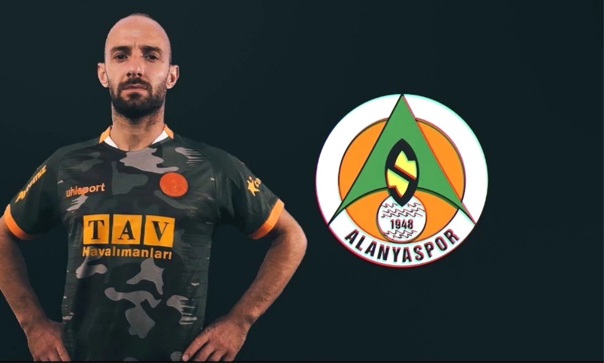 Alanyaspor yeni sezon formalarını tanıttı