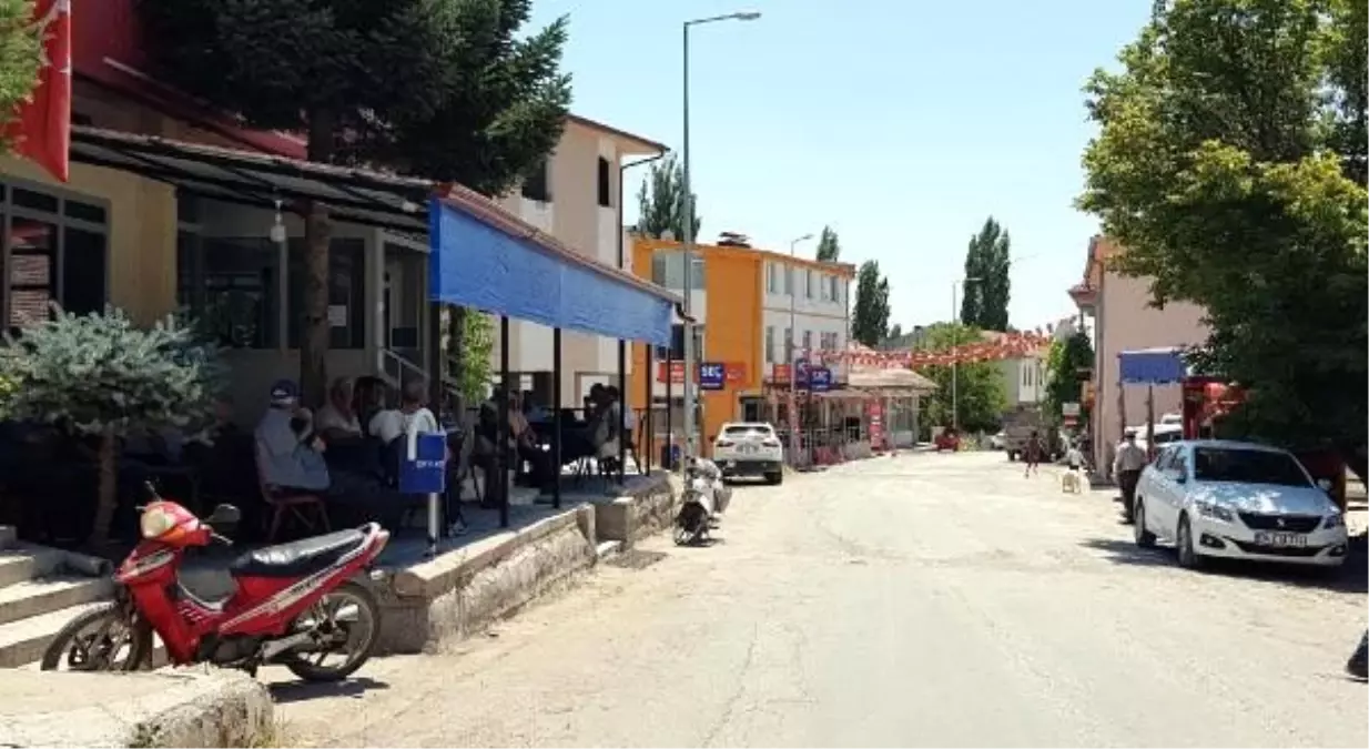 Av tüfeği ile babasına ateş eden genç, kahvede oturan 3 kişiyi yaraladı