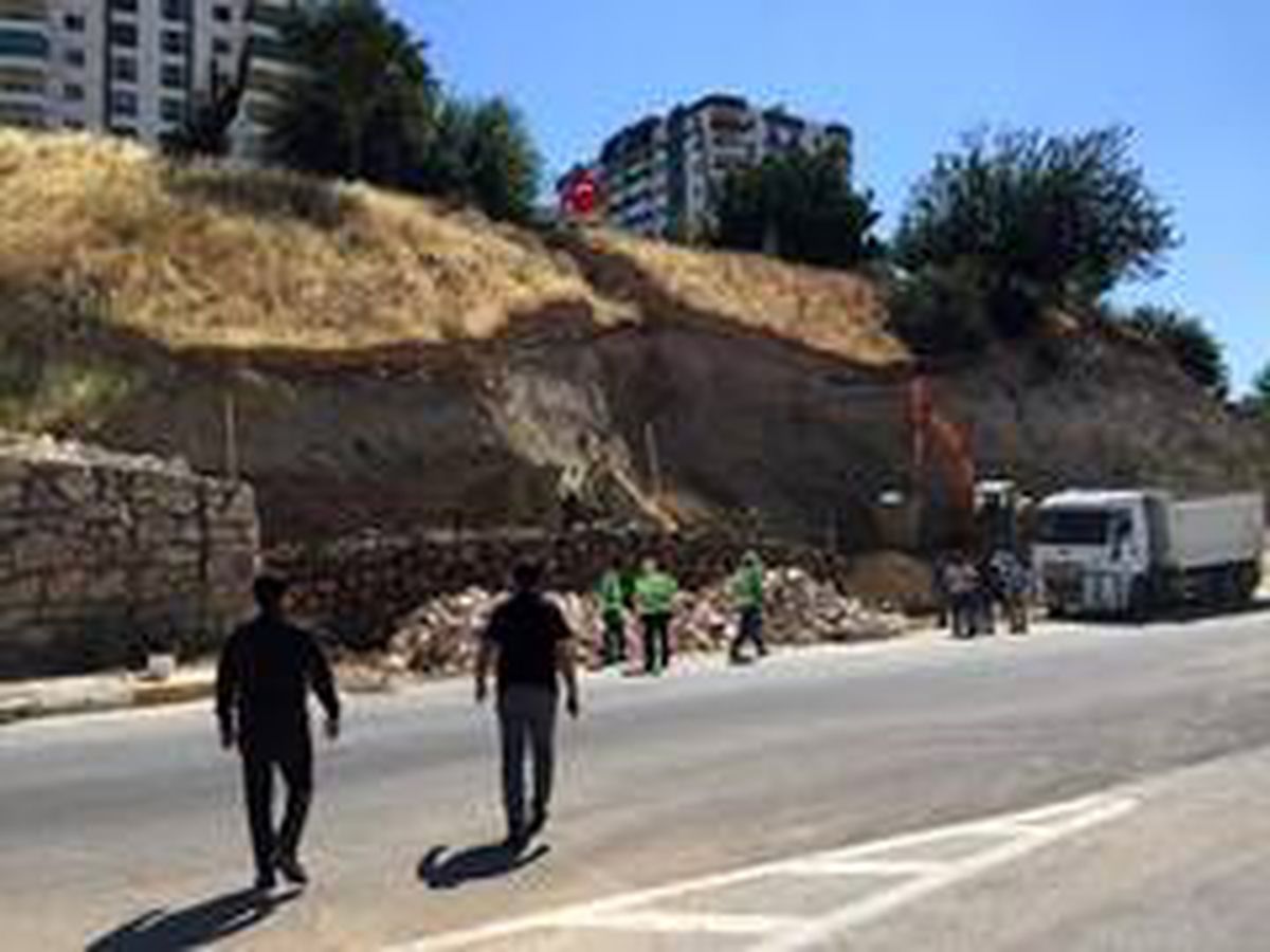 Petrol Caddesi\'ne istinat duvarı