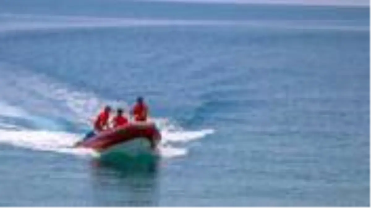 Van\'daki tekne faciasında gölden çıkarılan cenaze sayısı 54\'e yükseldi