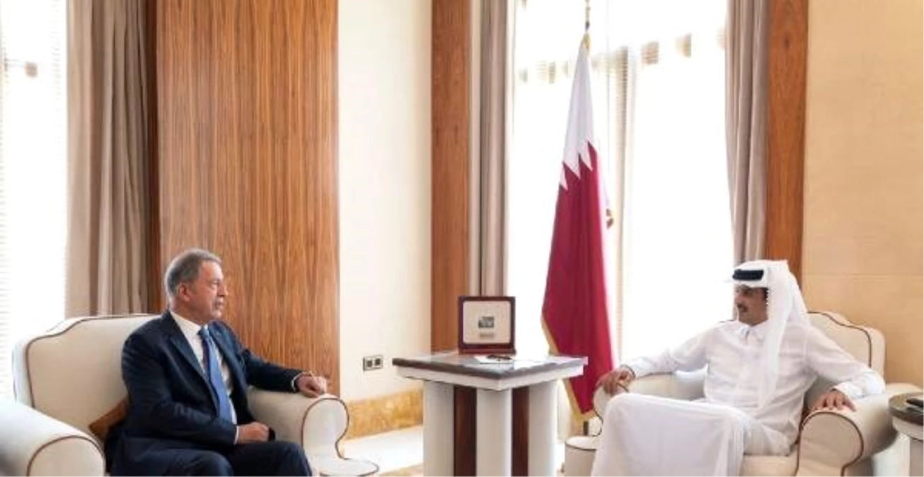Bakan Akar, Katar Emiri Al Thani ile görüştü