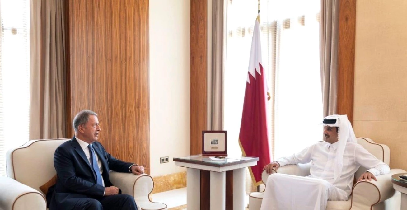 Bakan Akar, Katar Emiri Şeyh Tamim ile görüştü