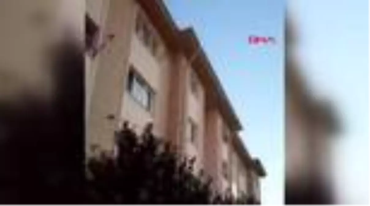 BURDUR Çocuğunu pencereden sarkıtıp, \'Atayım mı\' diye bağıran kadın tedavi edilecek