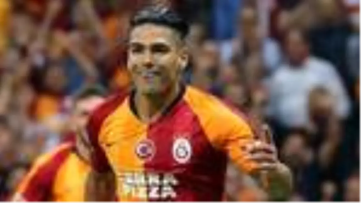 Galatasaray\'da Radamel Falcao ve Lemina neredeyse bir sezonu kaçırdı!