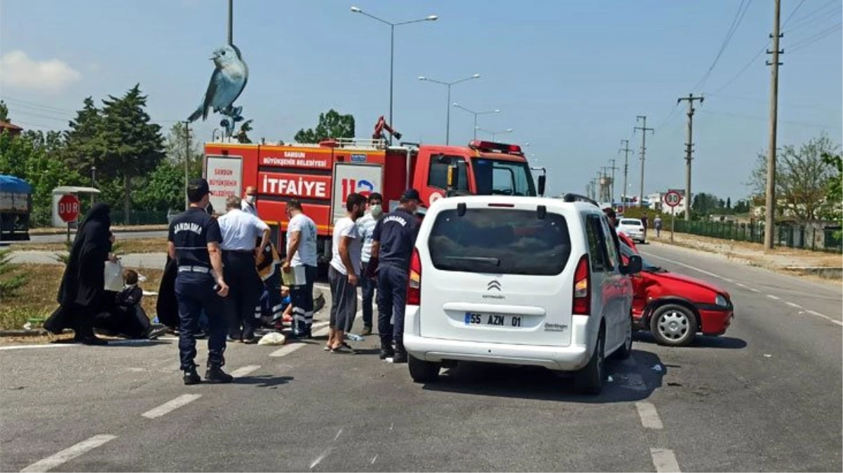Samsun\'da otomobil ile hafif ticari araç çarpıştı: 8 yaralı