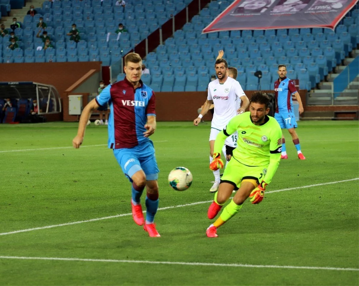 Süper Lig: Trabzonspor: 1İttifak Holding Konyaspor: 1 (İlk yarı)