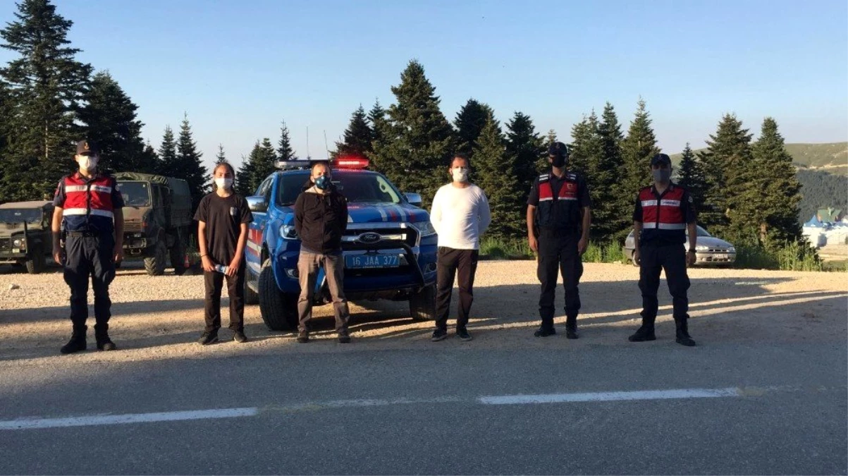 Uludağ\'da kaybolan 3 kişiye 7 saatlik arama sonrası ulaşıldı
