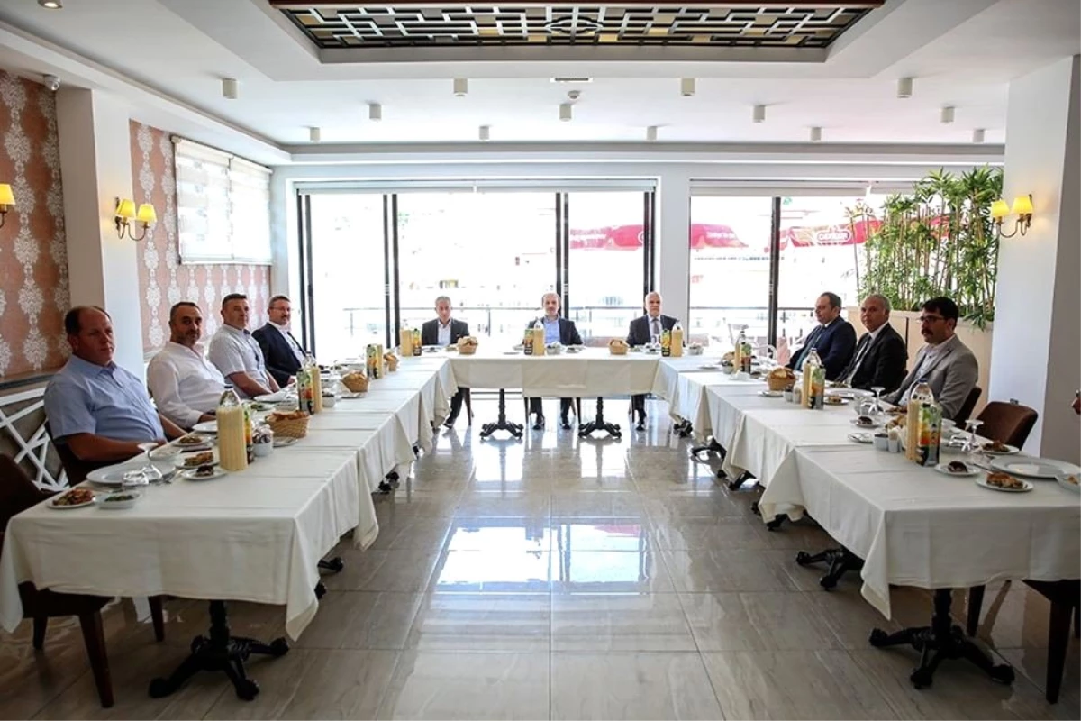 Vali Yardımcısı Remzi Demir ile Aydıntepe ve Demirözü Kaymakamları için veda yemeği düzenlendi