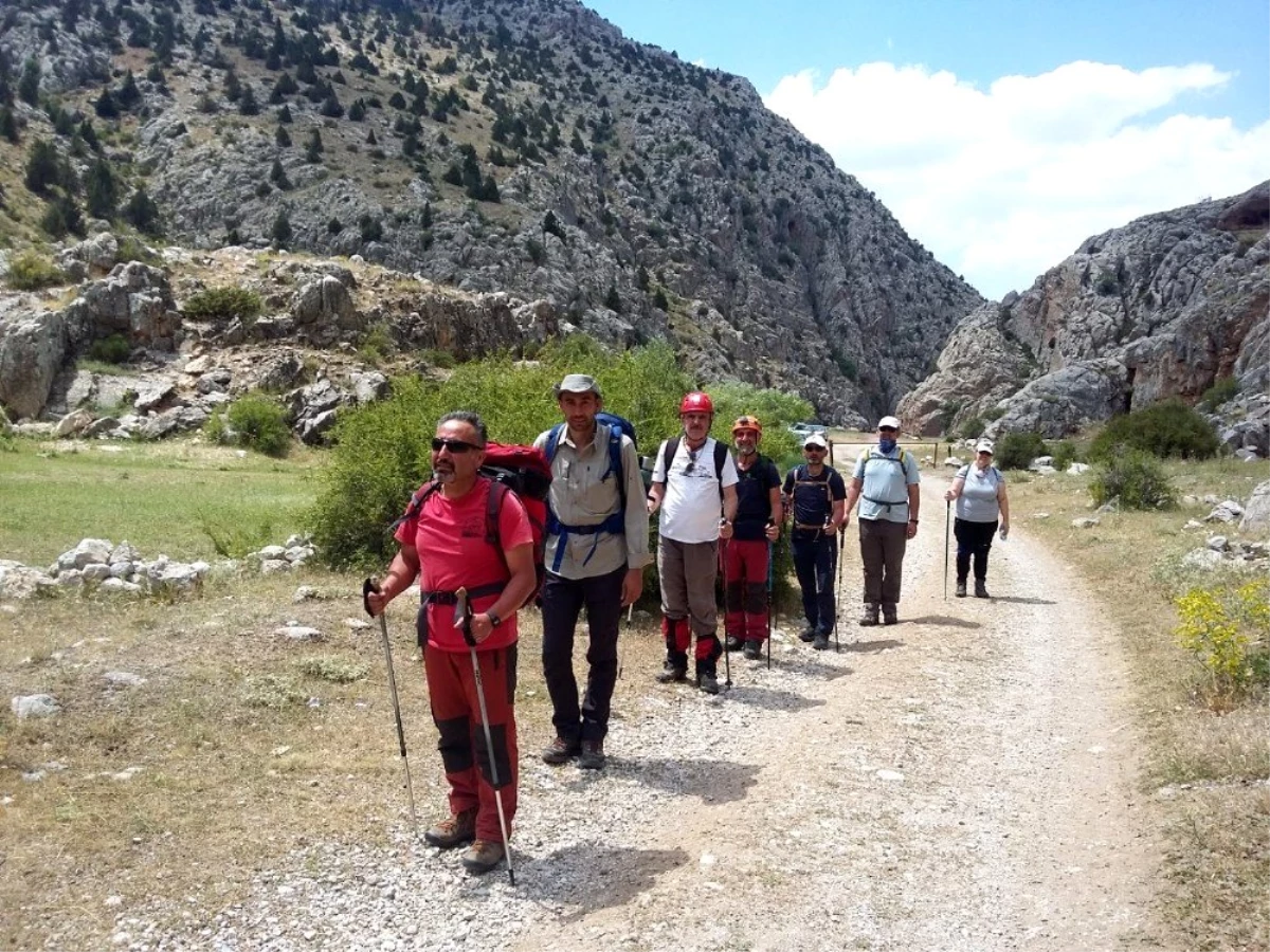 Belediyesporlu dağcılar 3 günde 3 zirveye tırmandı
