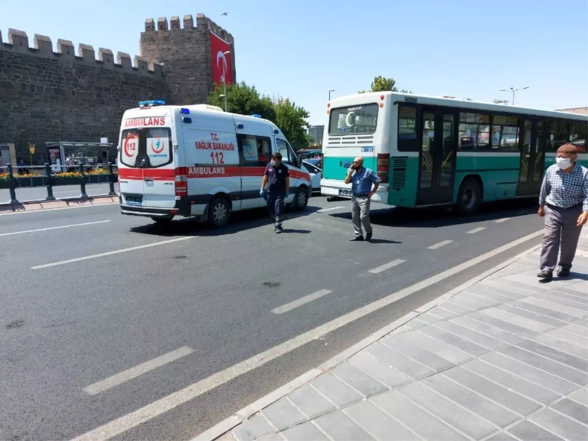 Son dakika haber | Hasta taşıyan ambulans kaza yaptı