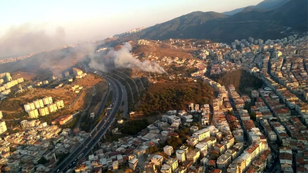 İzmir\'de evde çıkan yangın makilik alana sıçradı