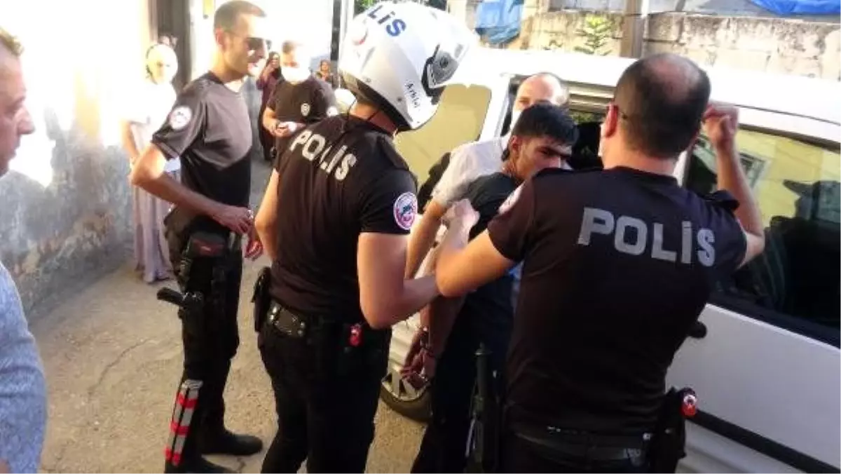 Mendil satan iki kardeş polislere saldırdı