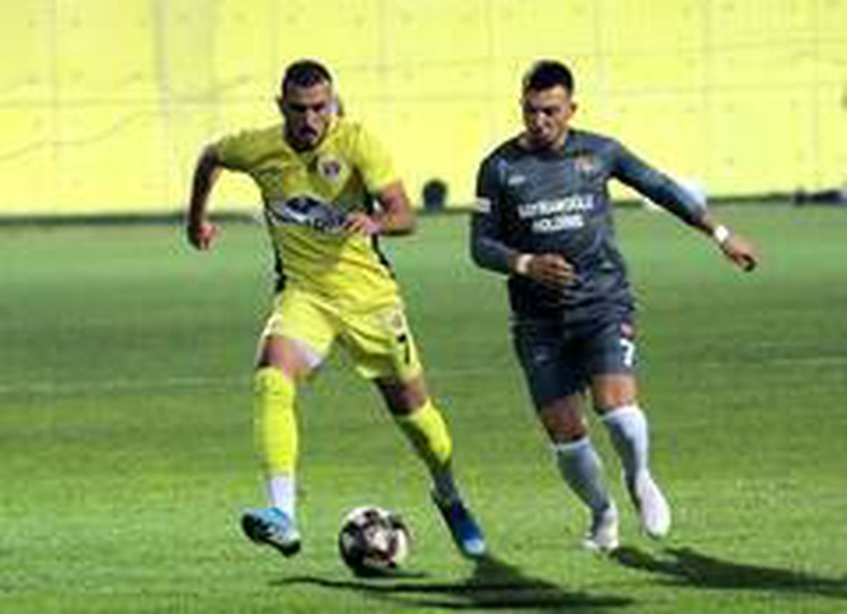 Menemenspor\'da Mustafa Çeçenoğlu ile yollar ayrıldı