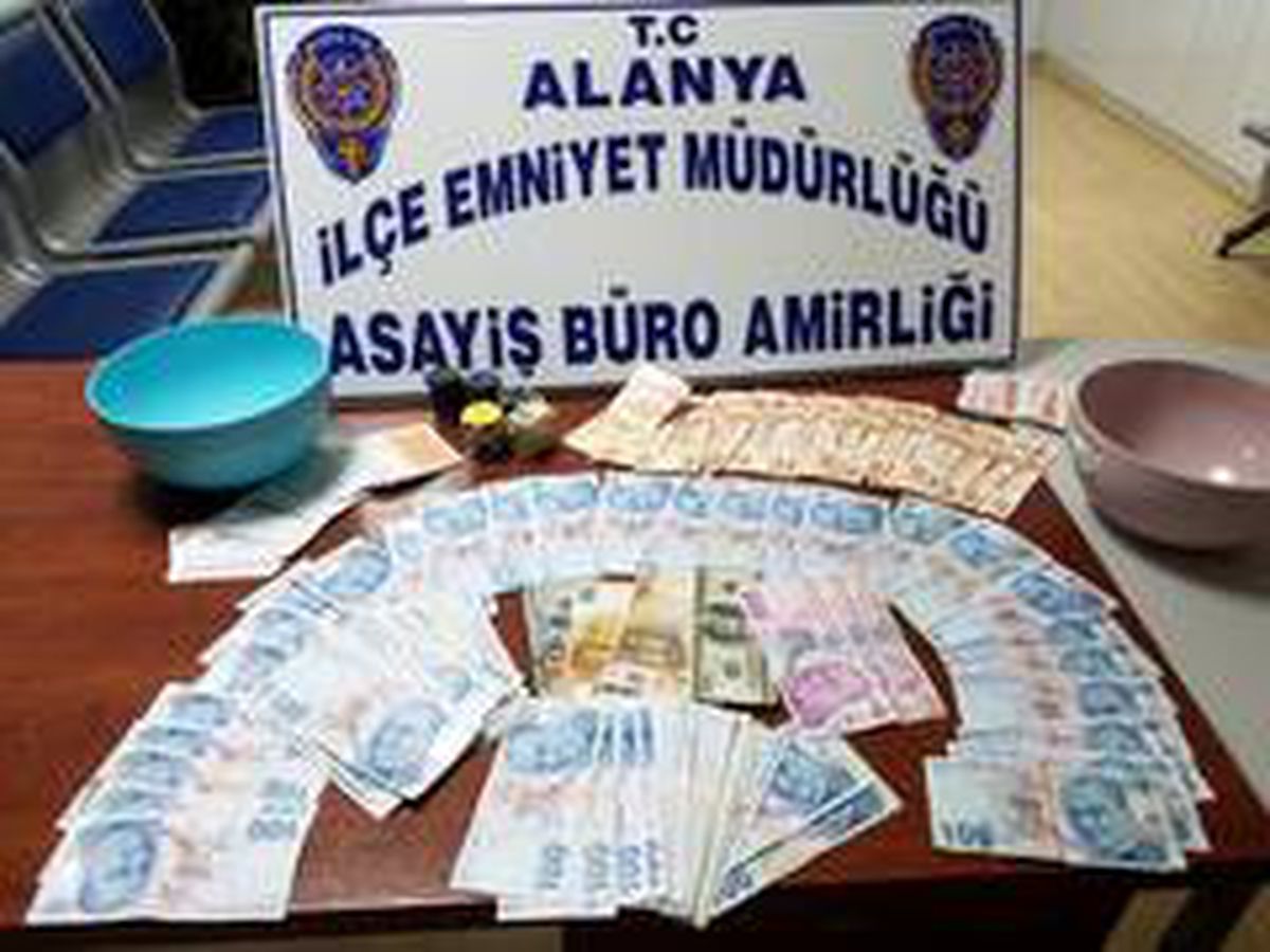 Alanya\'da 2 kıraathaneye kumar baskını