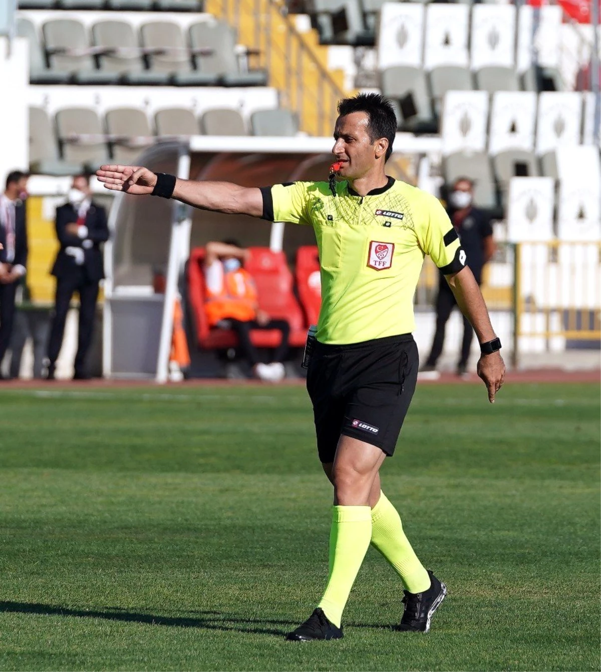 Antalyaspor Galatasaray maçını Suat Arslanboğa yönetecek
