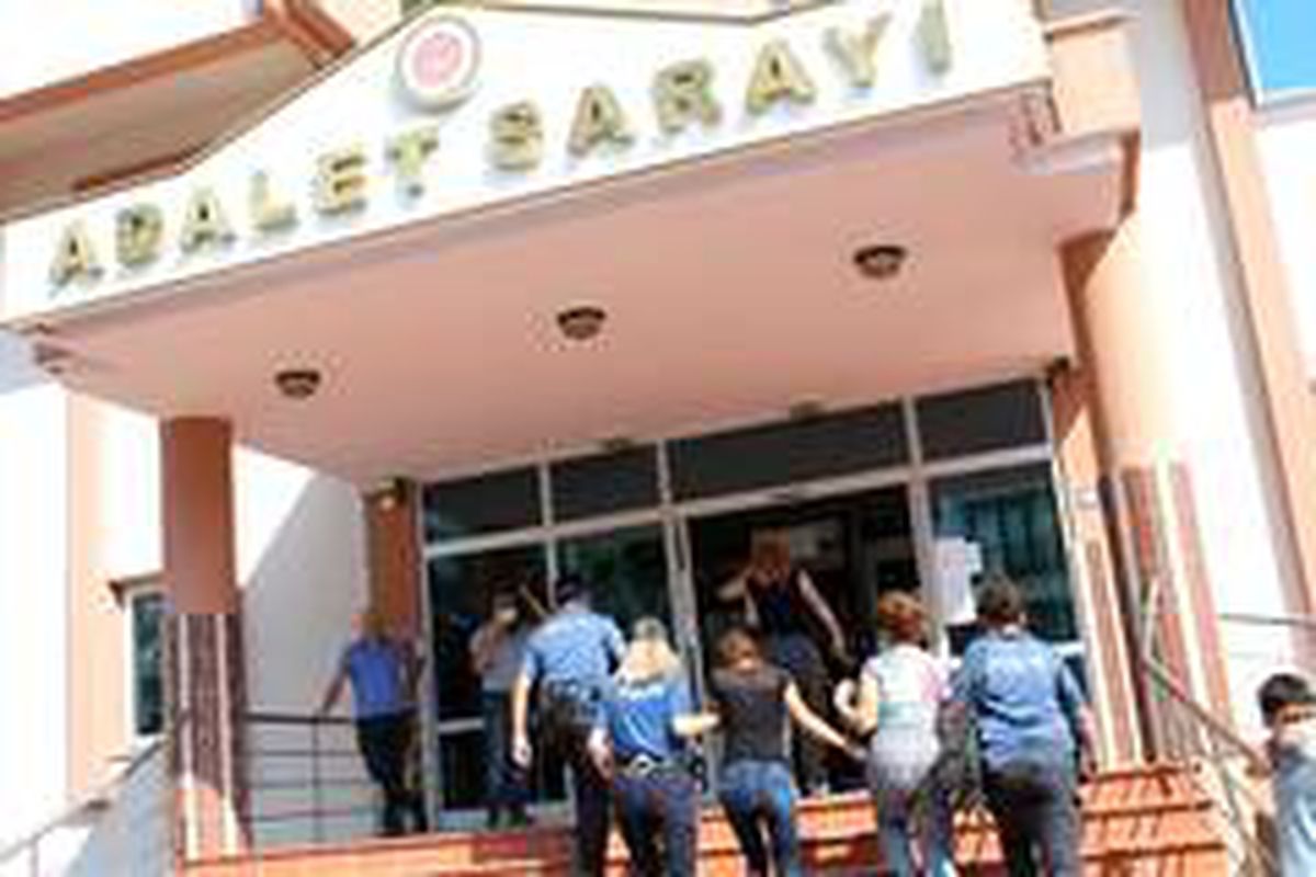 Başkent\'te hırsızlık iddiasıyla yakalanan 5 kişi tutuklandı
