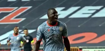 Demba Ba lig tarihine geçti