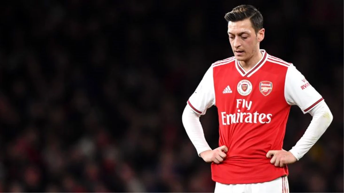 Arsenal\'daki yüksek maaşını bırakmak istemeyen Mesut Özil, Fenerbahçe\'nin teklifini reddetti