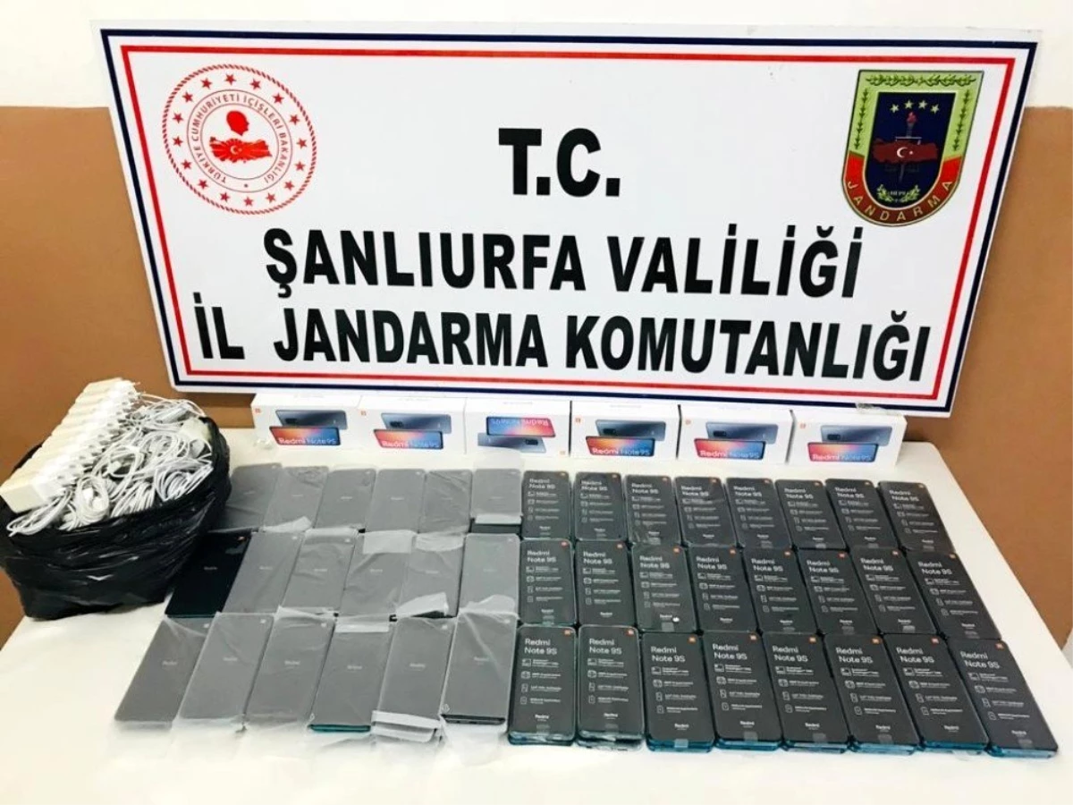 Şanlıurfa\'da 102 adet kaçak cep telefonu ele geçirildi