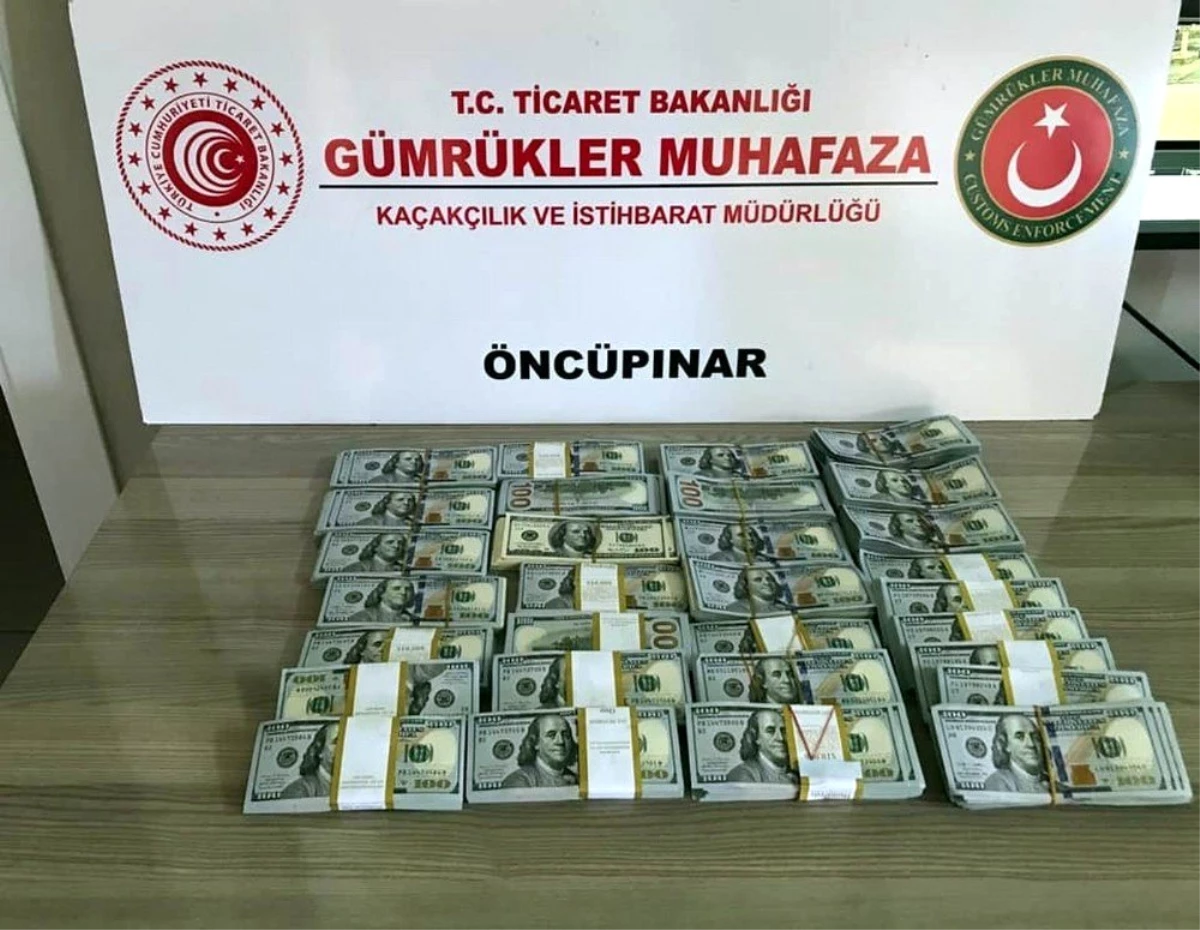 Suriye\'ye kaçırılmak istenen 300 bin ABD Doları ele geçirildi