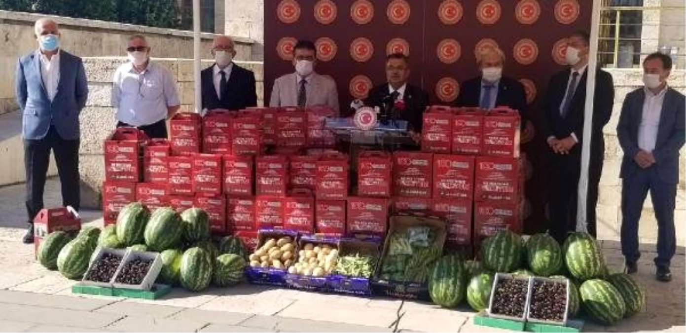 AK Parti\'li Yağcı\'dan, TBMM\'de sebzeli- meyveli basın toplantısı