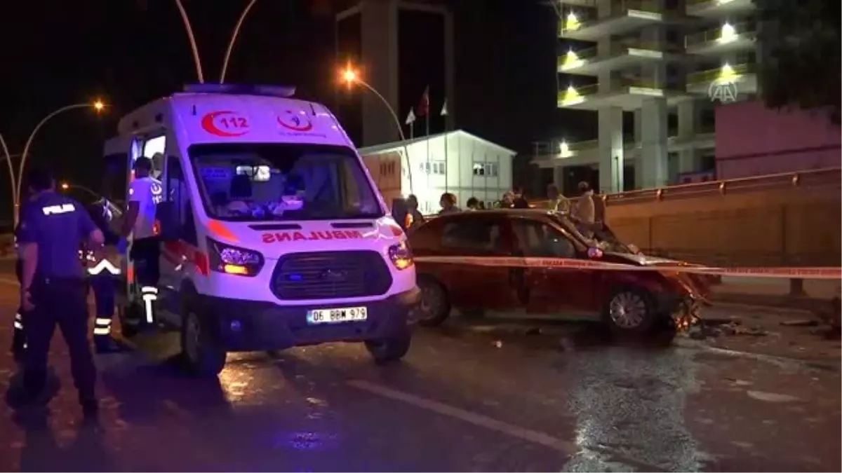 Başkentte otomobil temizlik aracına arkadan çarptı: 2 ölü, 3 yaralı