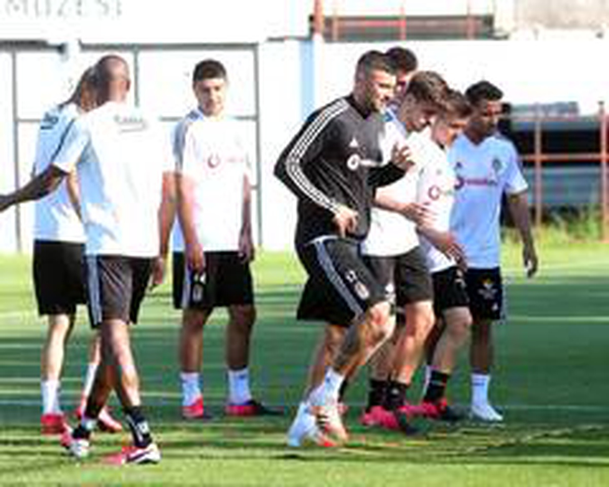 Beşiktaş kondisyon ve taktik çalıştı
