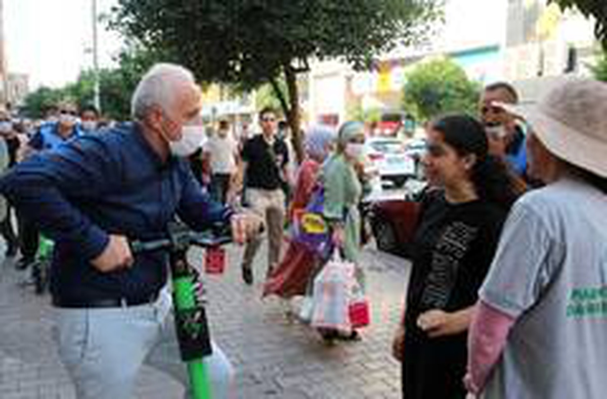 Büyükşehir Belediyesi ile Akdeniz Belediyesi arasında \'scooter\' gerginliği