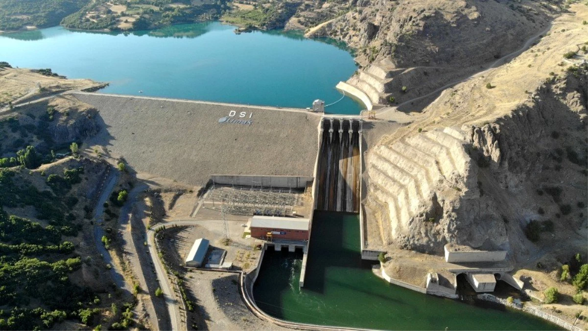 Gülistan, tahliye edilmeye başlanan baraj gölünde aranıyor