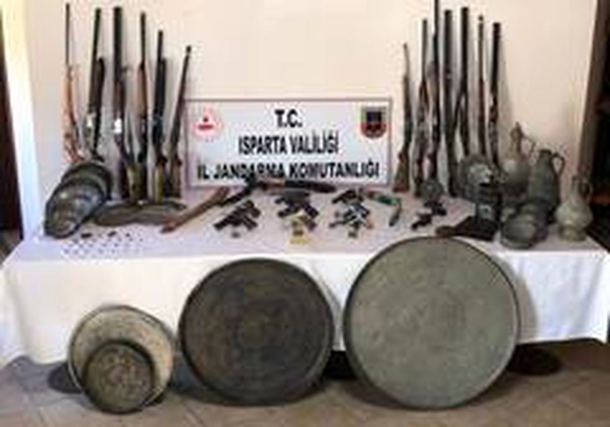 Isparta\'da jandarmadan eş zamanlı operasyon