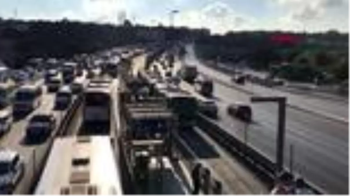 Son dakika haberleri! METROBÜS İÇİNDE YOĞUNLUK