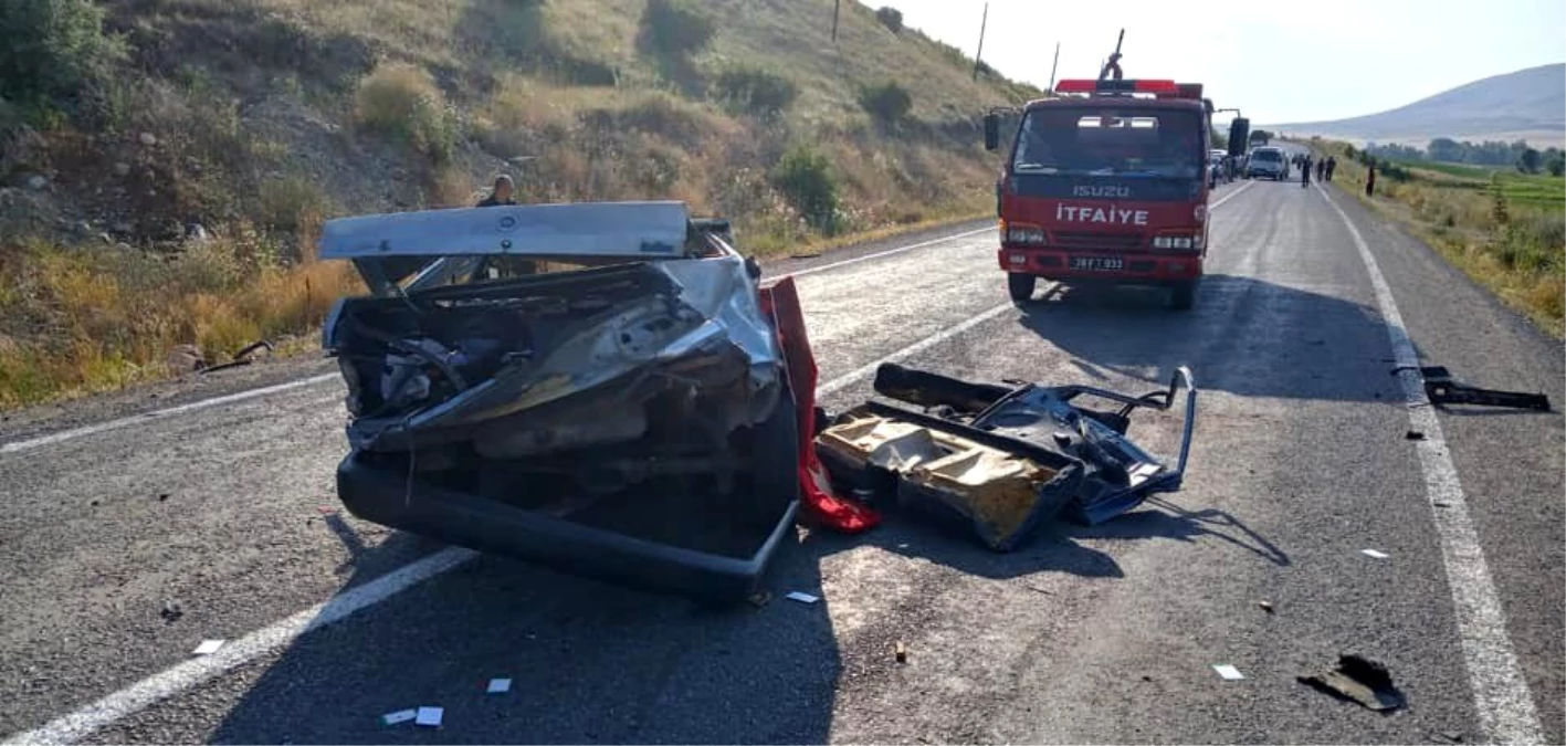 Otomobilin ikiye bölündüğü kazada bir kişi hayatın kaybetti