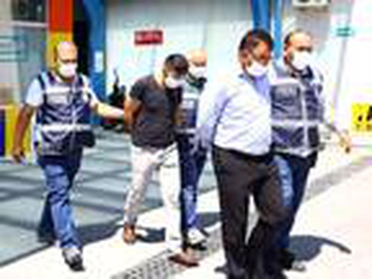 \'Sende büyü var\' yalanıyla hem dolandırmış, hem de taciz etmiş