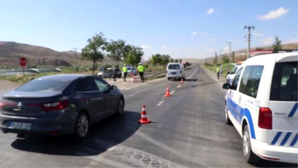 Sinop Valisi Karaömeroğlu trafik kazası geçirdi (2)