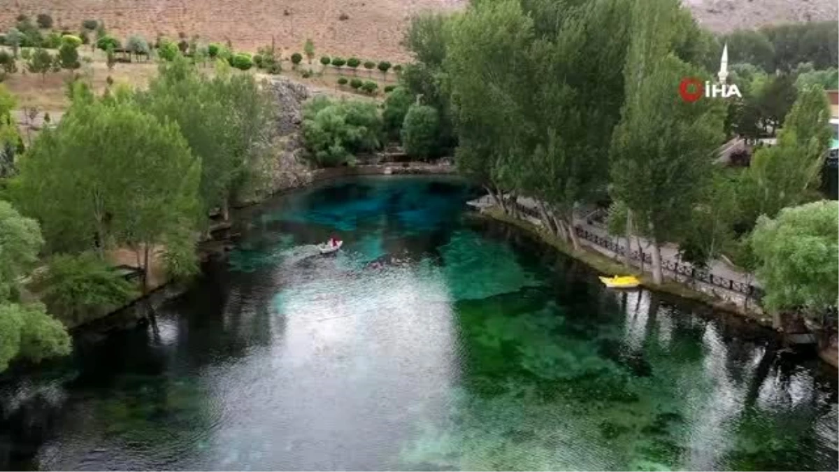 Suyunun berraklığıyla dikkat çeken Gökpınar gölü, sualtı güzelliğiyle mest ediyor