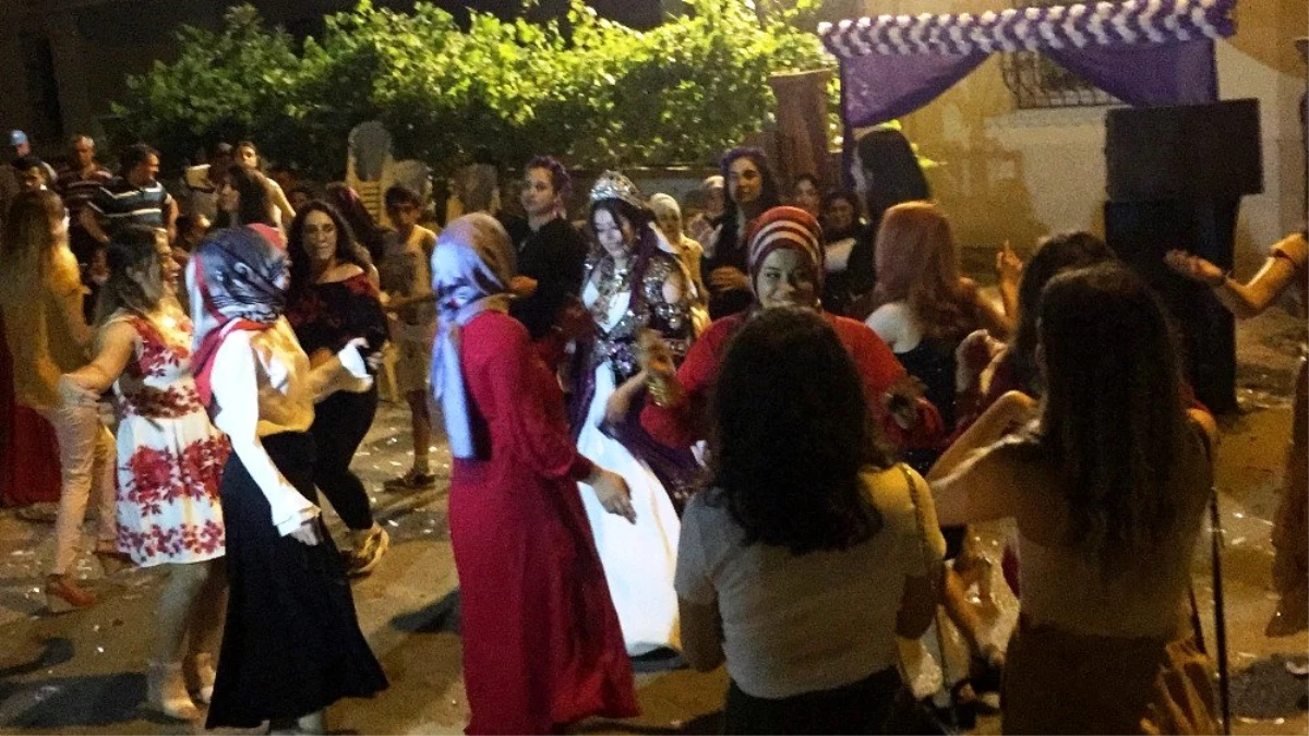 Antalya\'da sokak ortasında sosyal mesafesiz ve maskesiz düğün
