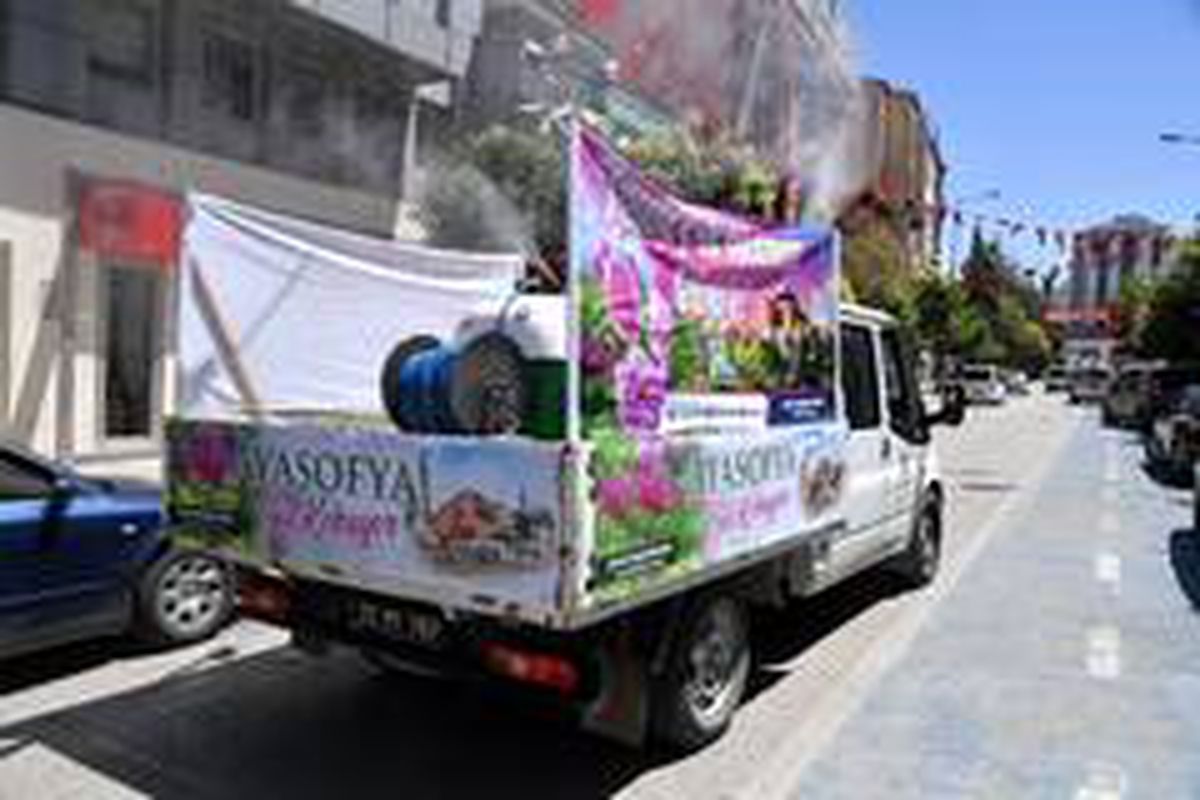 Ayasofya\'yı gül kokusu saracak