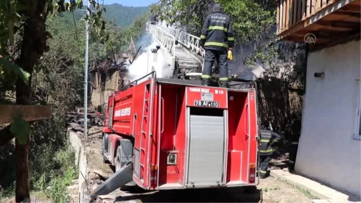 Son dakika haberi | Çıkan yangında iki ev yandı