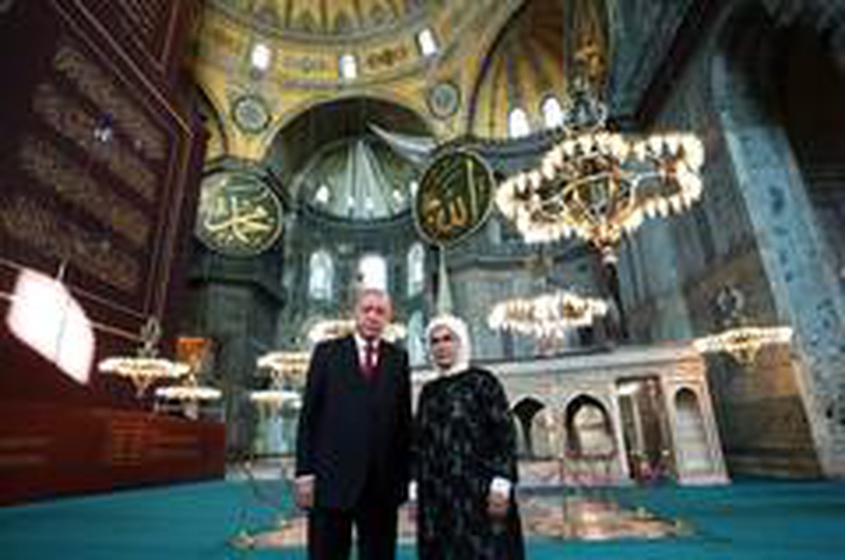 Cumhurbaşkanı Erdoğan ve MHP lideri Bahçeli Ayasofya Camii\'nde incelemelerde bulundu