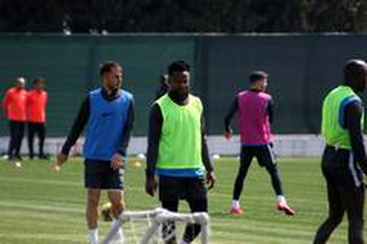 Denizlispor\'da Onazi takımdan ayrıldı