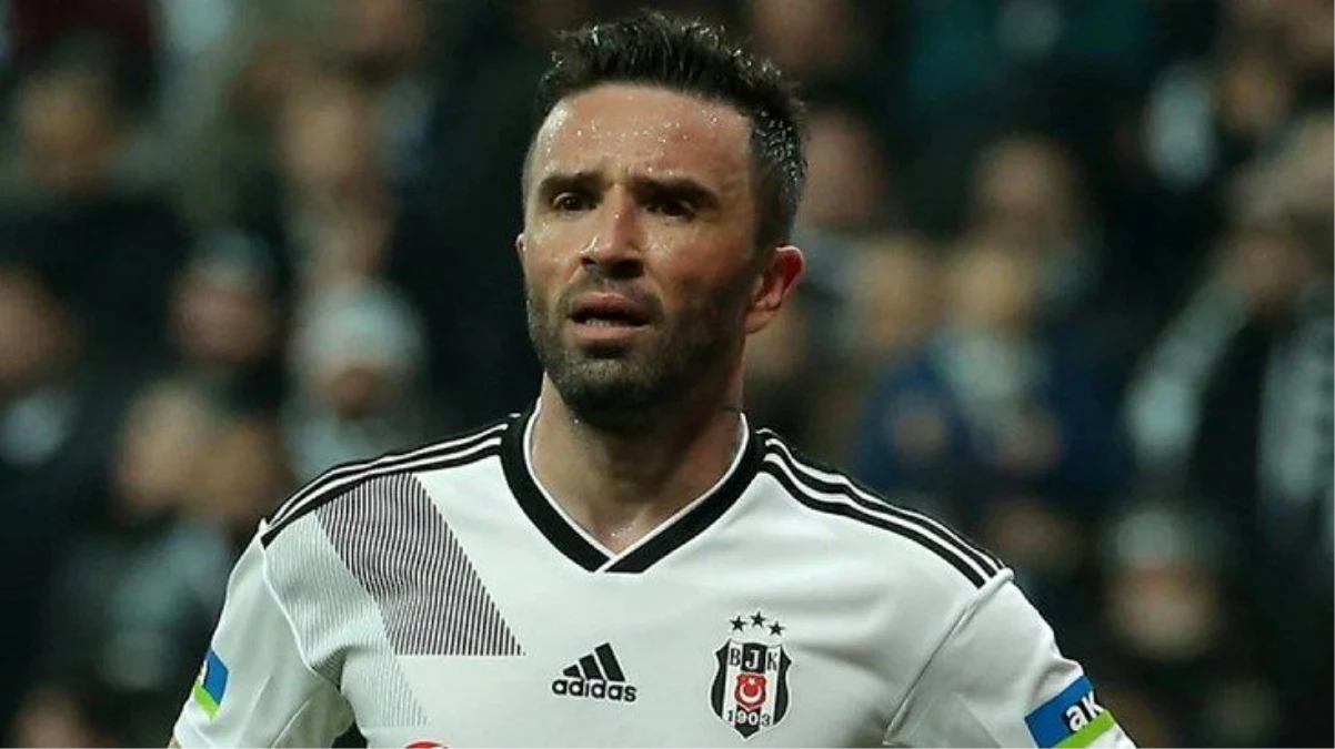 Emre Belözoğlu, Beşiktaşlı Gökhan Gönül ile bir araya geldi