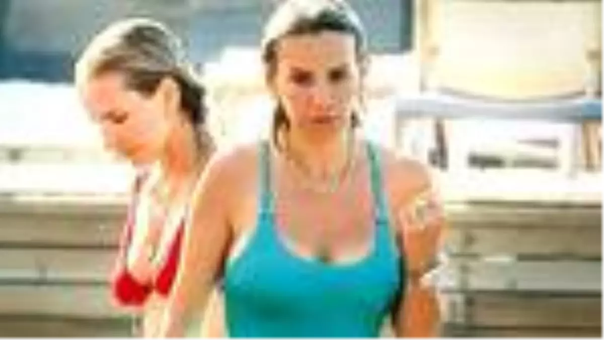 Esra Erol - Eda Erol kardeşler tatilde